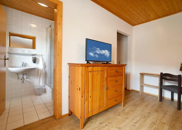 Kirsten シャレー